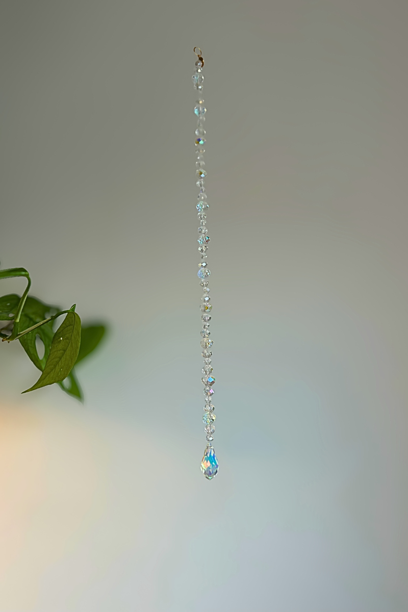 Suncatcher Kleine Druppel 40 cm – Kristallen raamhanger met prisma & regenboogeffect